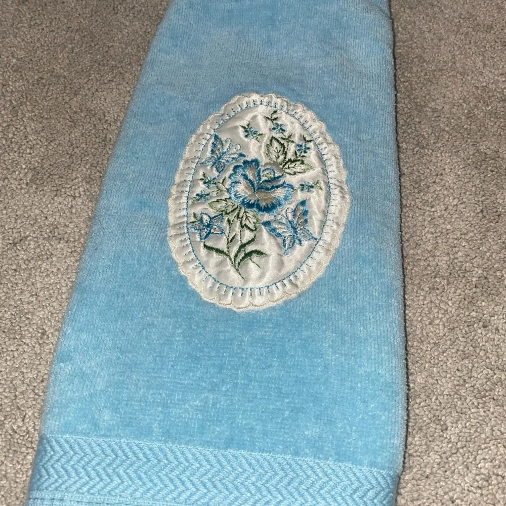 Fieldcrest cotton hand